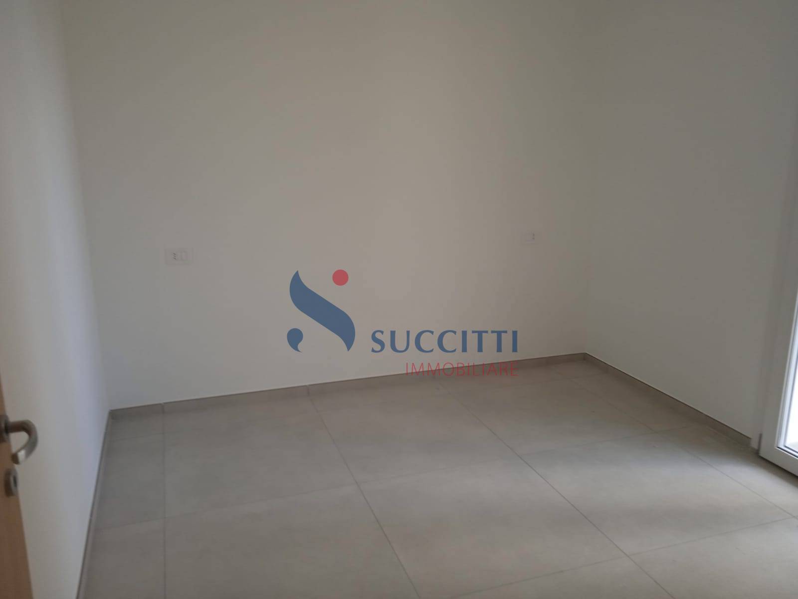 Appartamento in vendita a Alba Adriatica, Zona Mare