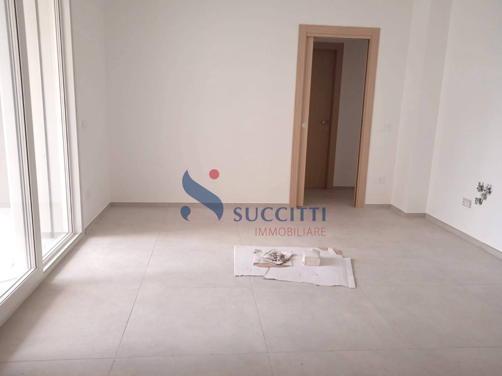 Appartamento in vendita a Alba Adriatica, Zona Mare