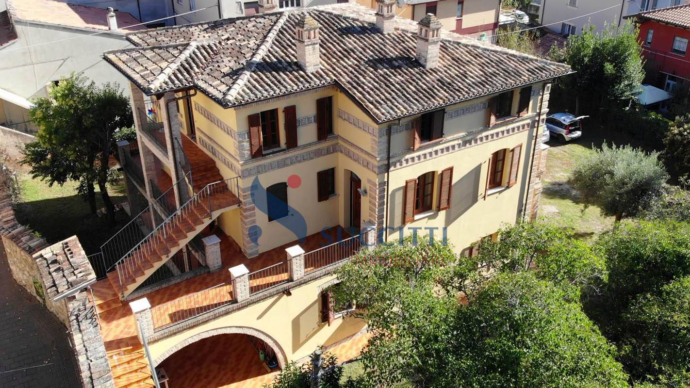 Villa in vendita a Teramo, Centro