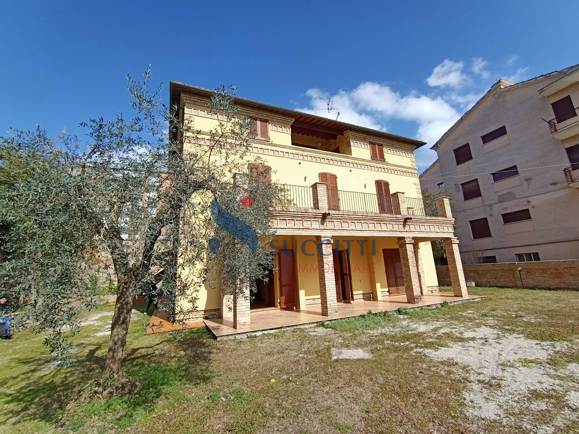 Villa in vendita a Teramo, Centro