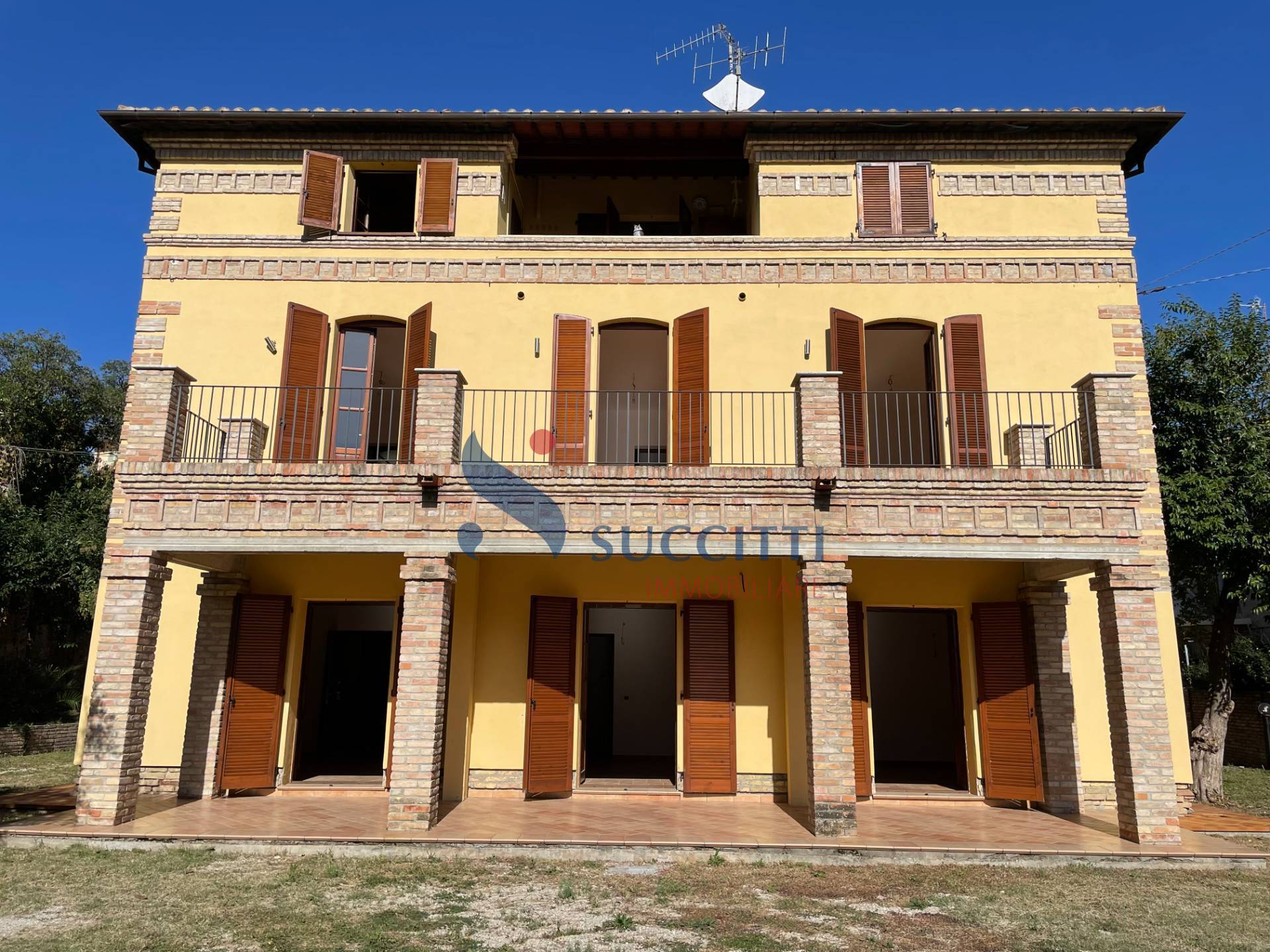 Villa in vendita a Teramo, Centro