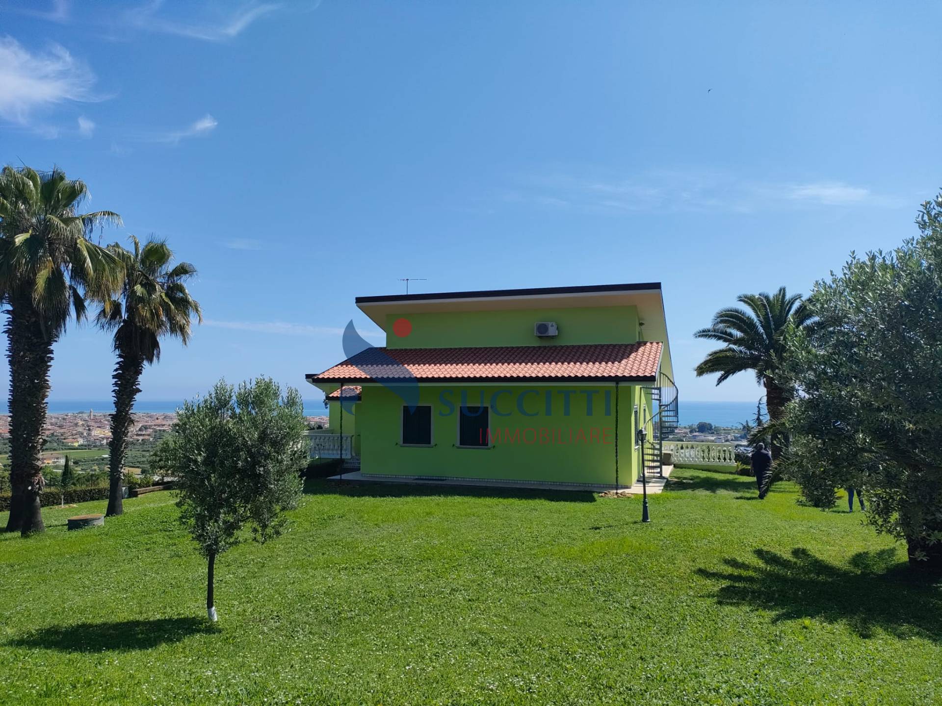 Villa in vendita a Martinsicuro, Villa Rosa