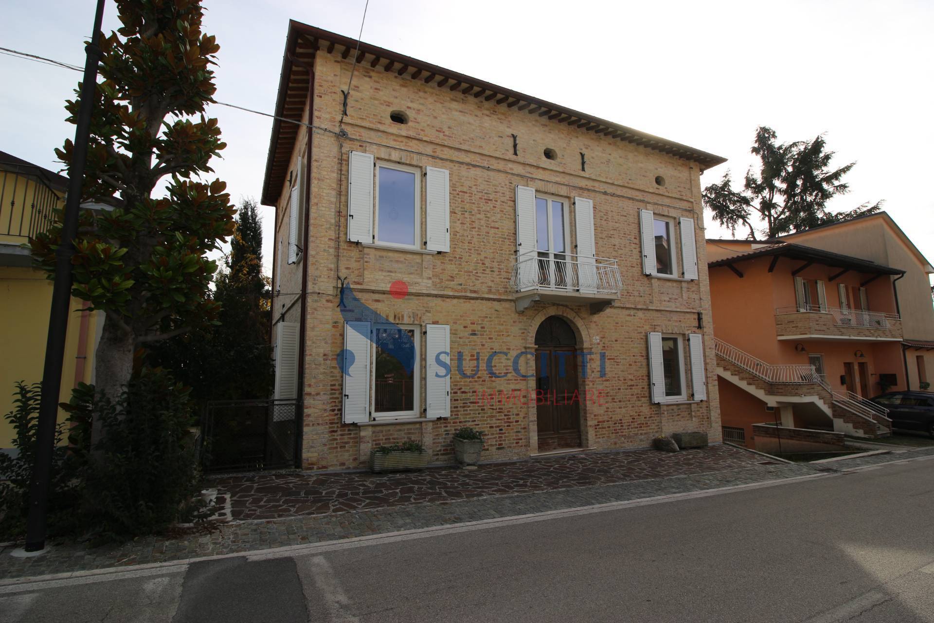 Villa in vendita a Controguerra