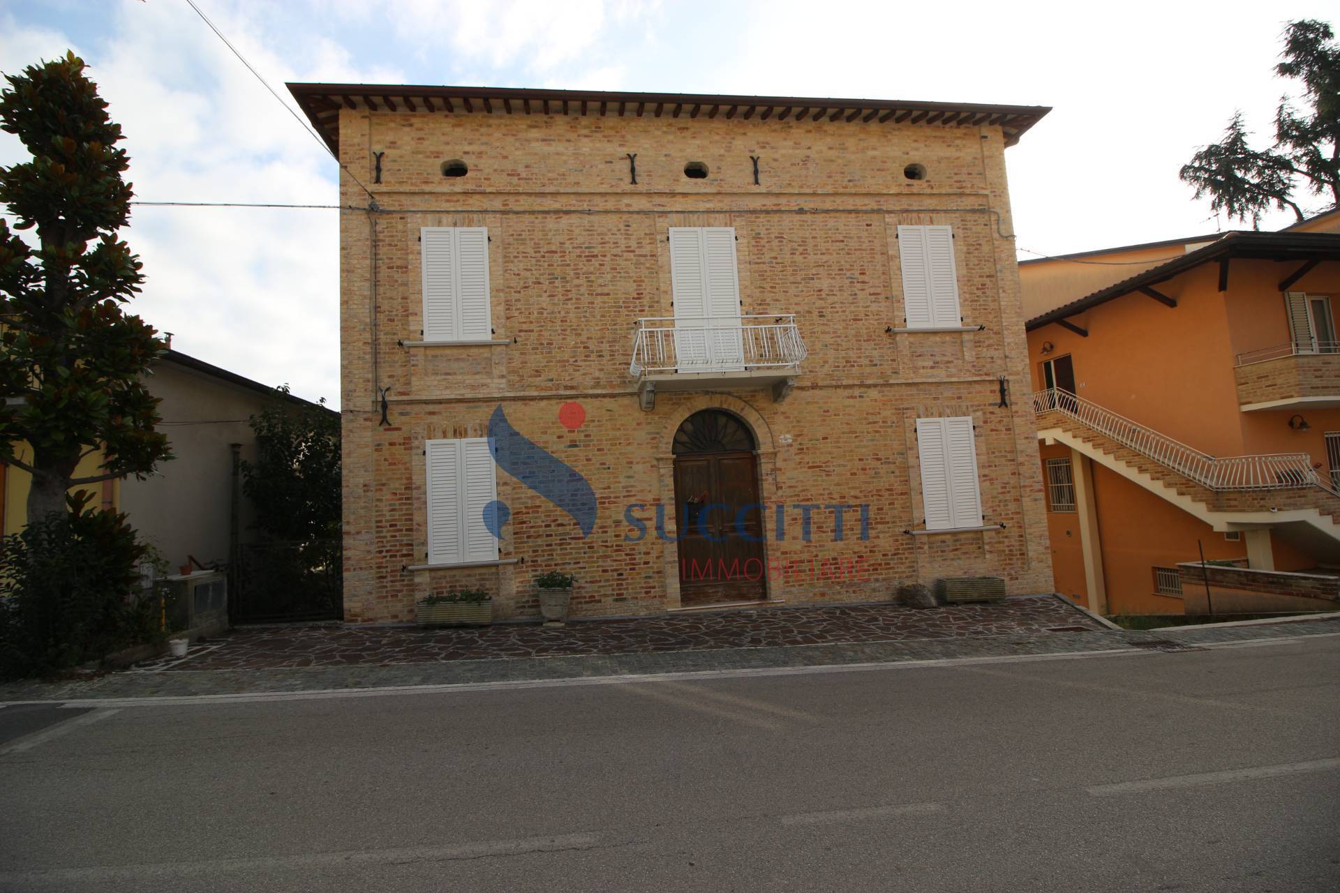 Villa in vendita a Controguerra