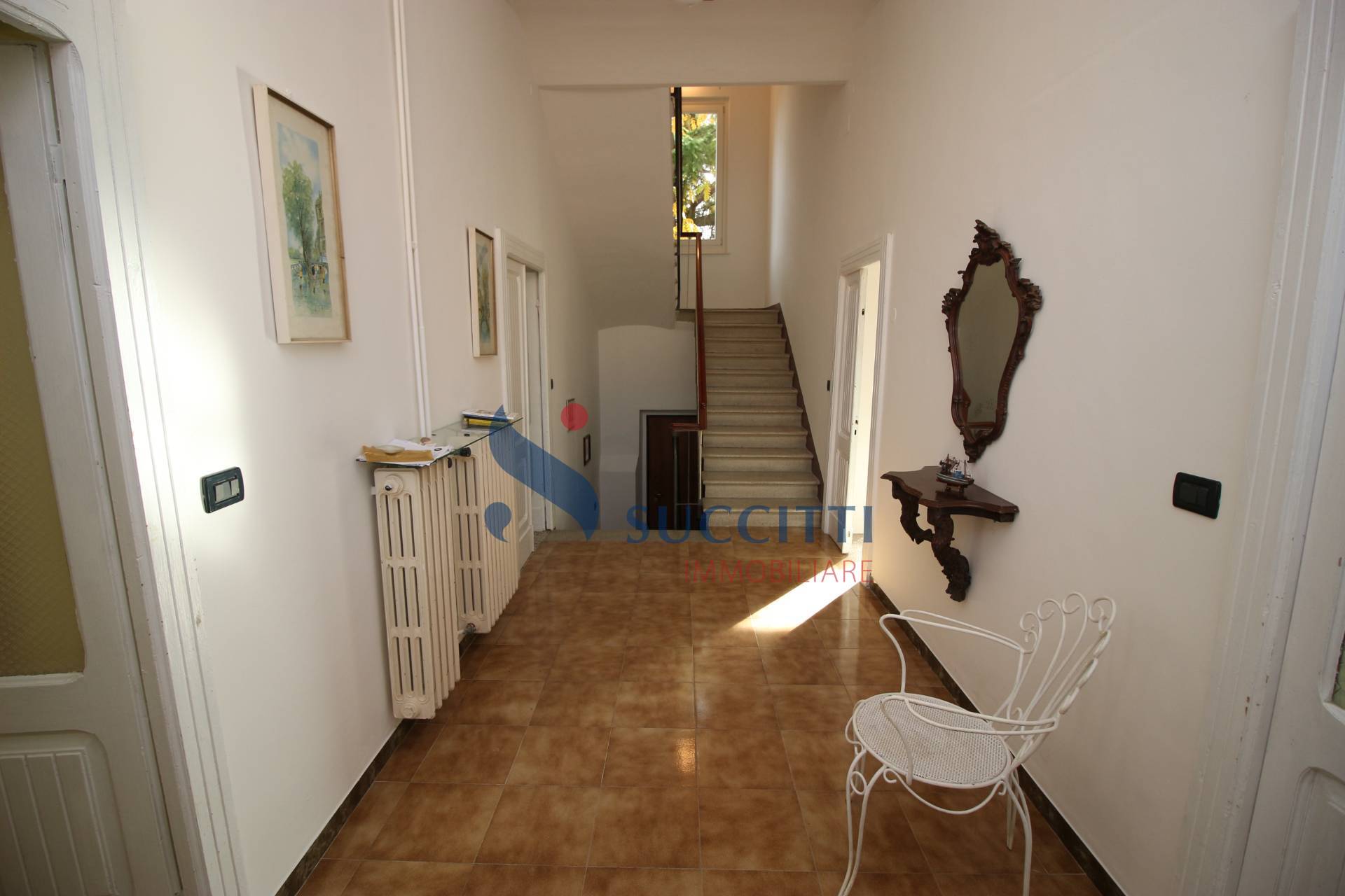 Villa in vendita a Controguerra