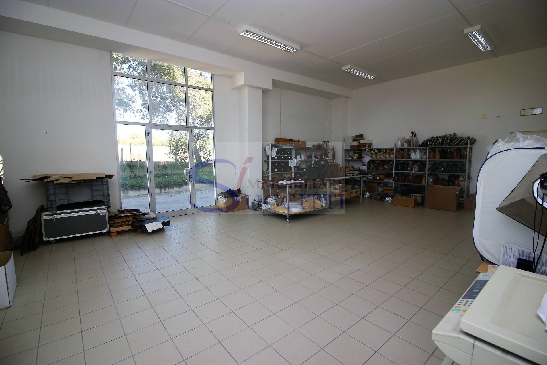 Capannone in vendita a Mosciano Sant'Angelo