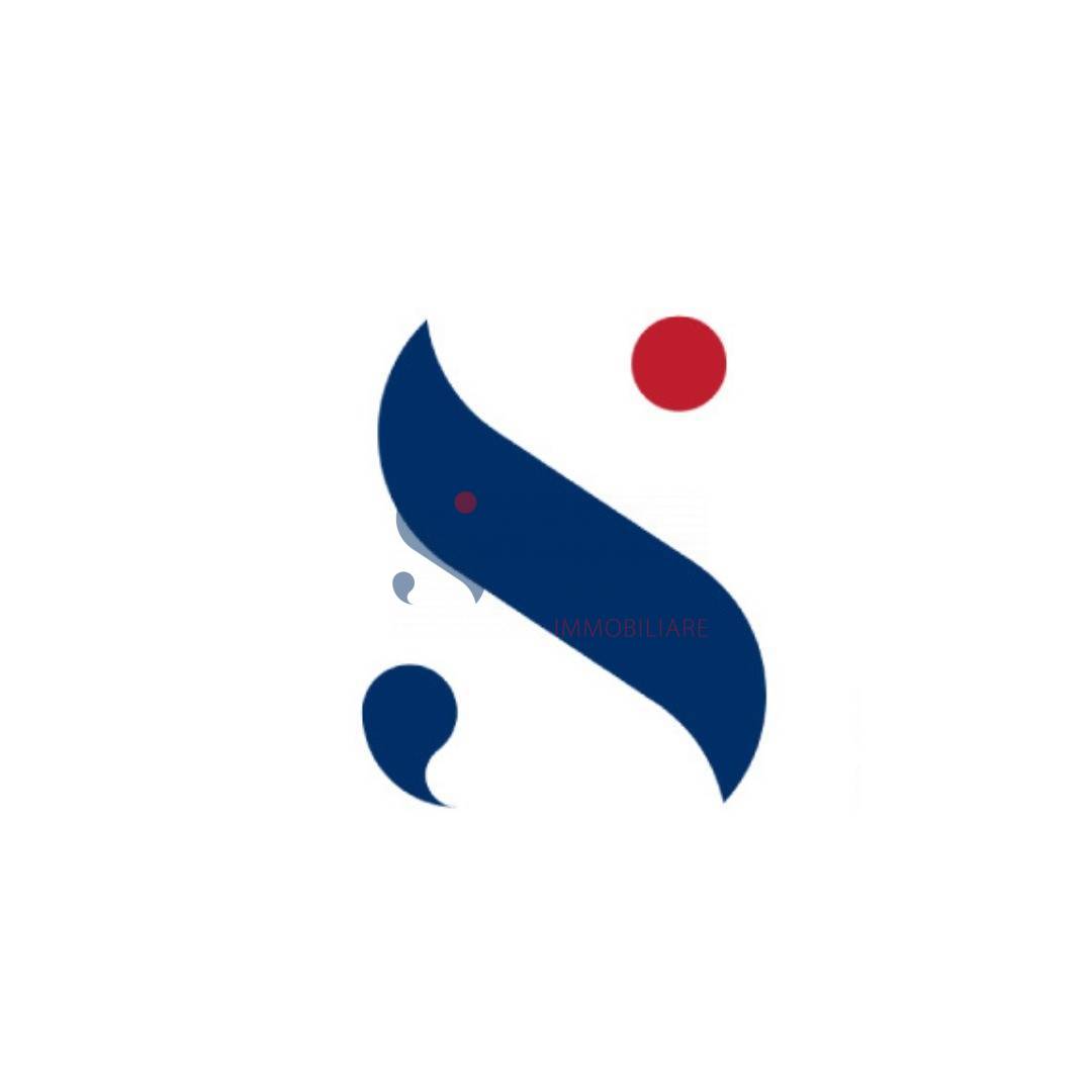 Locale commerciale in vendita a Alba Adriatica, Zona Mare