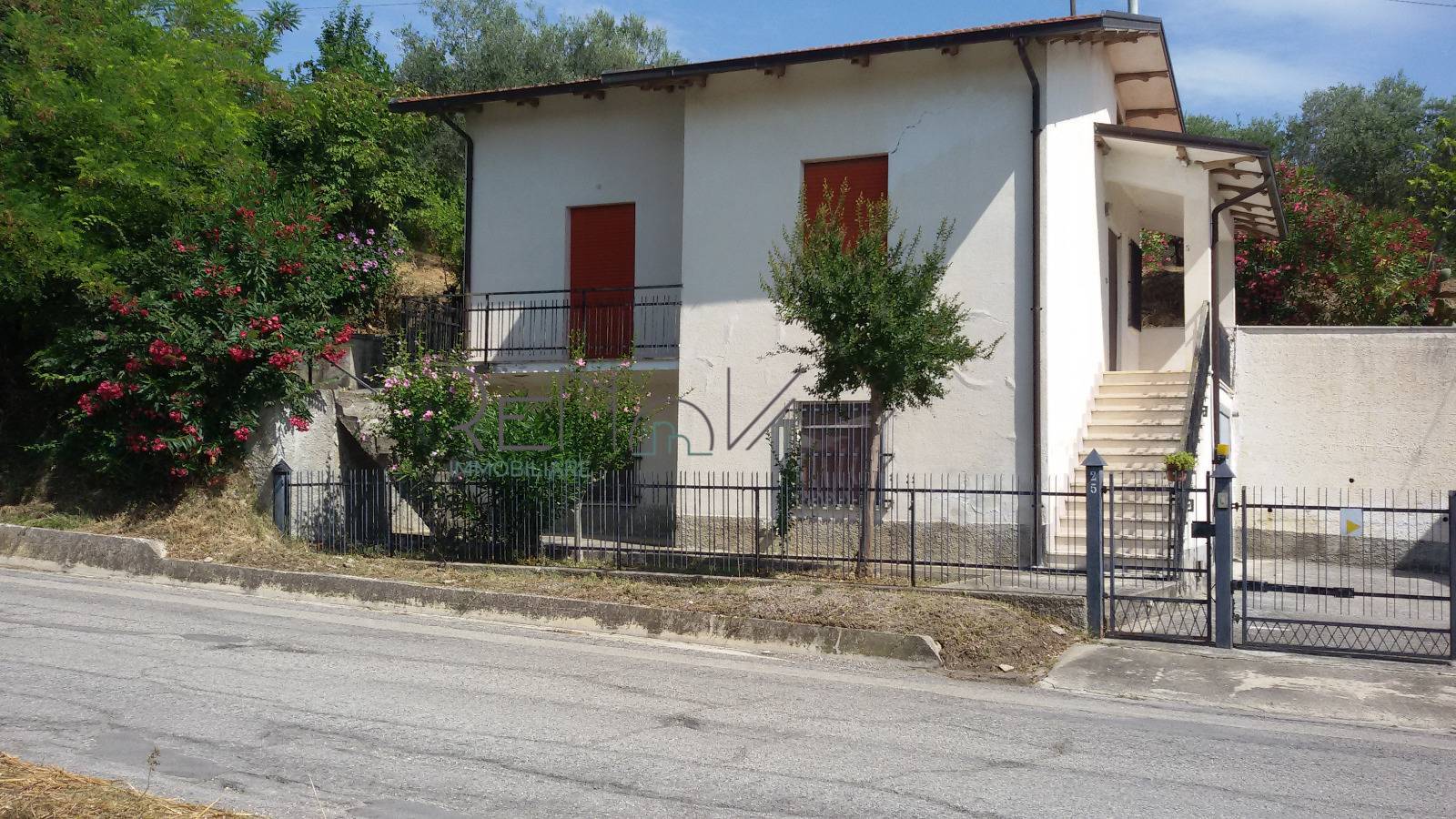 Casa singola in vendita a Bellante