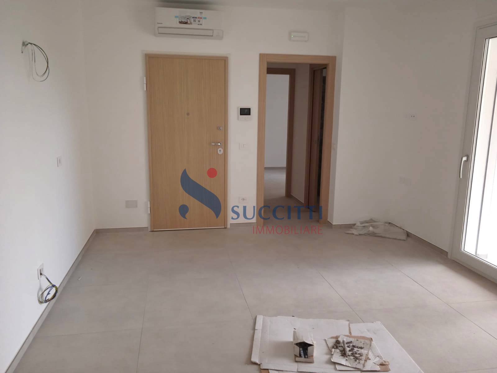 Appartamento in vendita a Alba Adriatica, Zona Mare