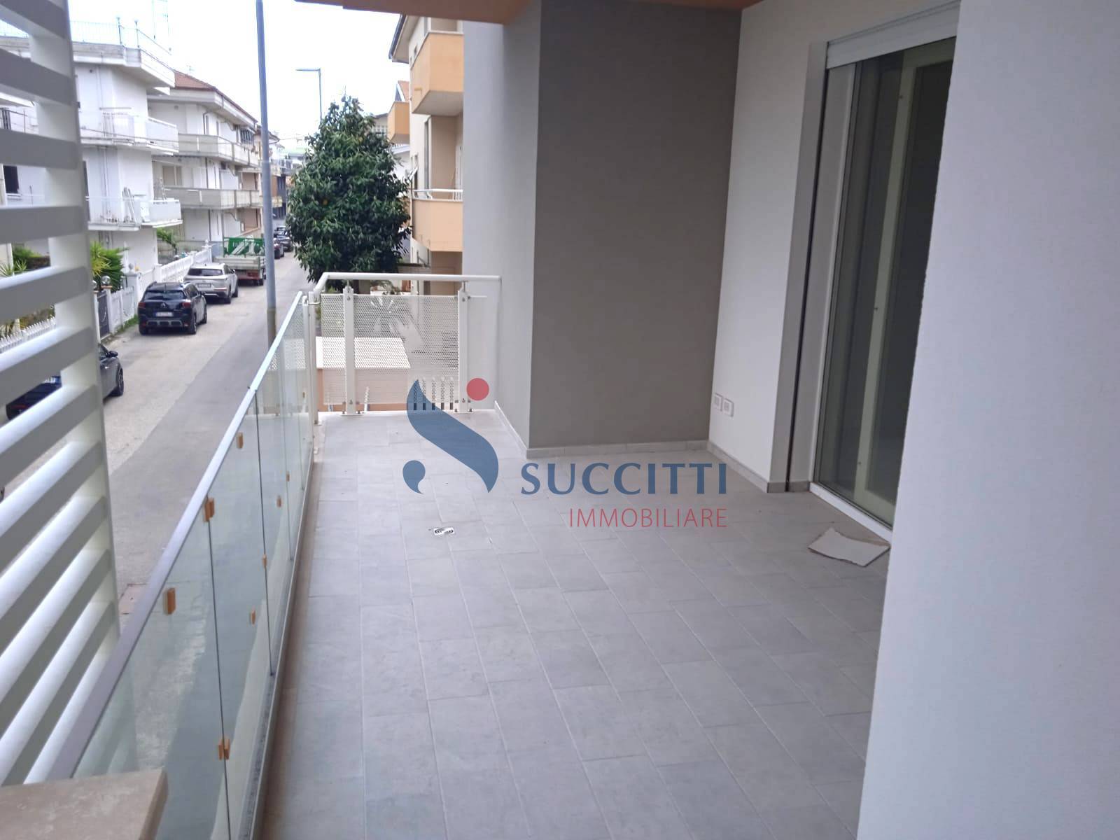 Appartamento in vendita a Alba Adriatica, Zona Mare