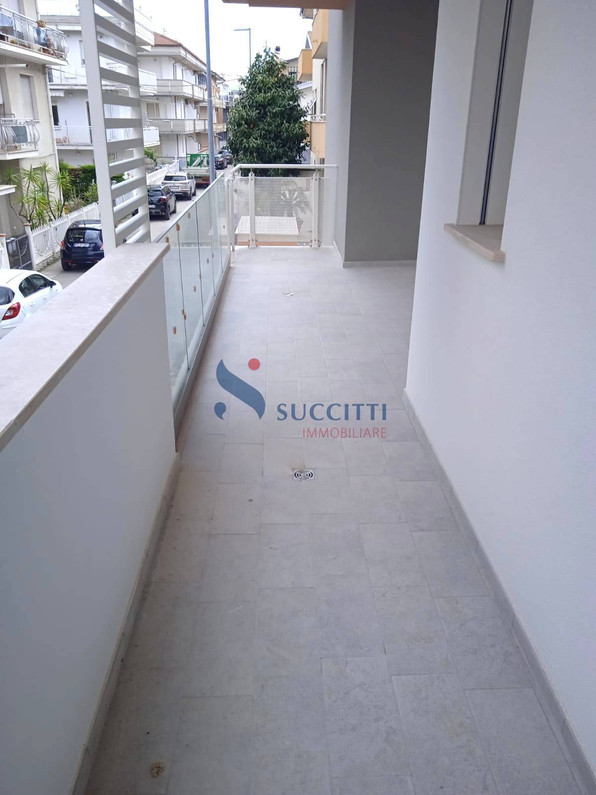 Appartamento in vendita a Alba Adriatica, Zona Mare