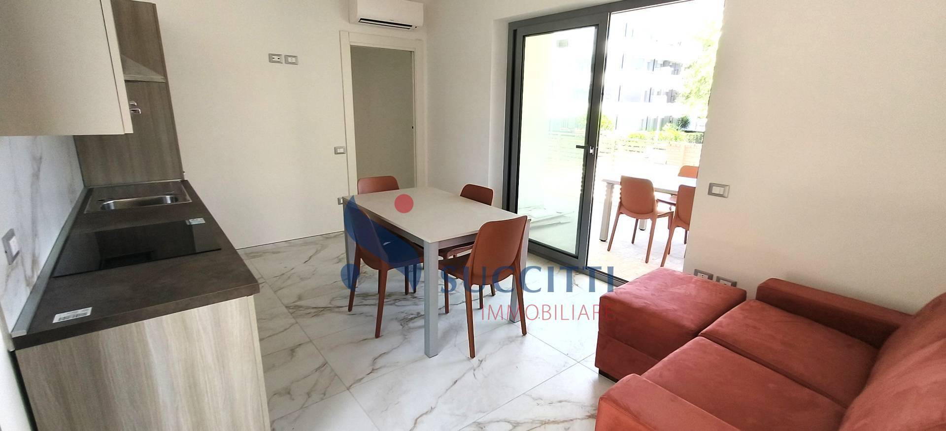 Appartamento in vendita a Alba Adriatica, Zona Mare