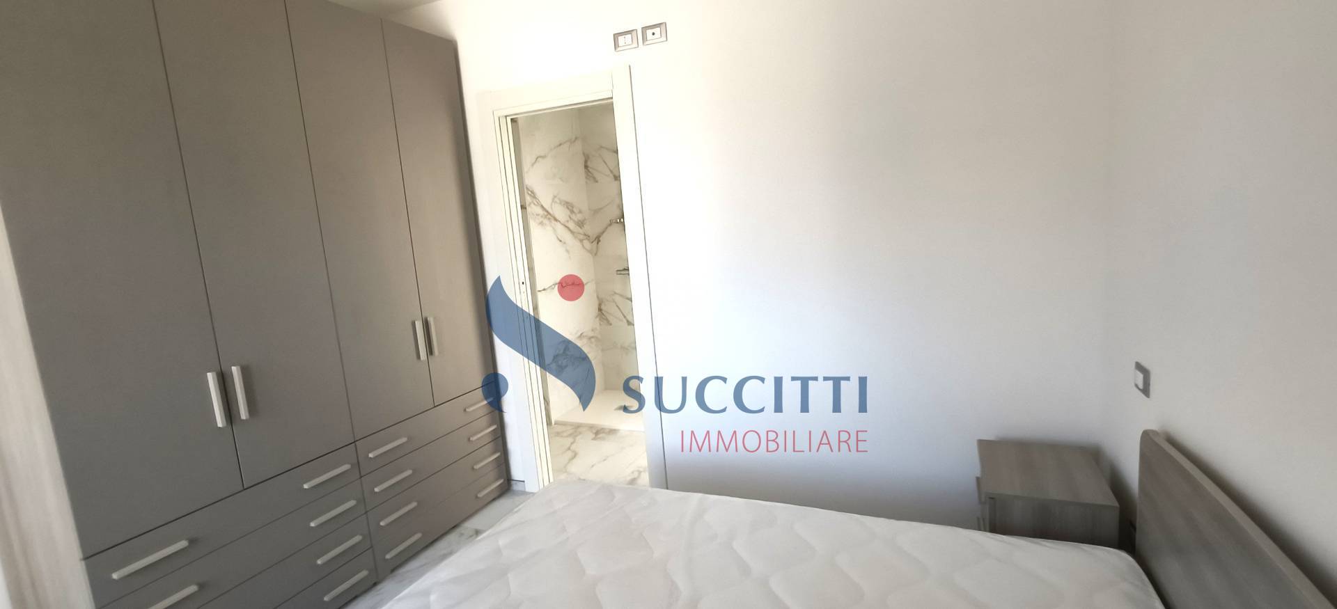 Appartamento in vendita a Alba Adriatica, Zona Mare