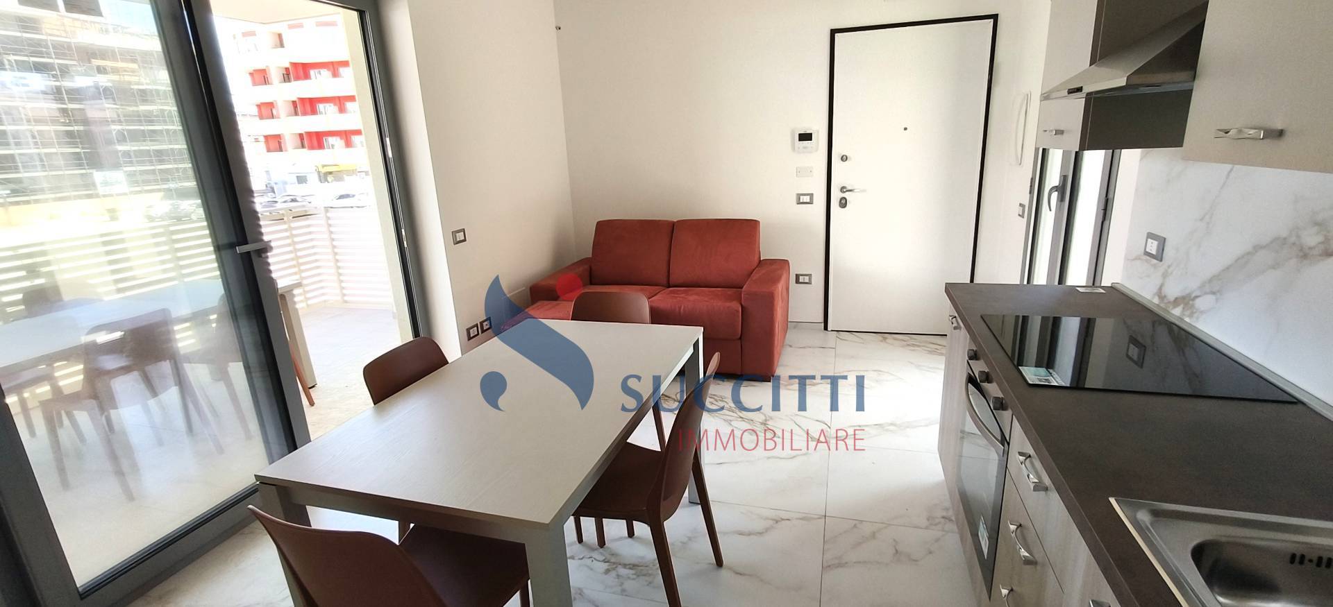 Appartamento in vendita a Alba Adriatica, Zona Mare