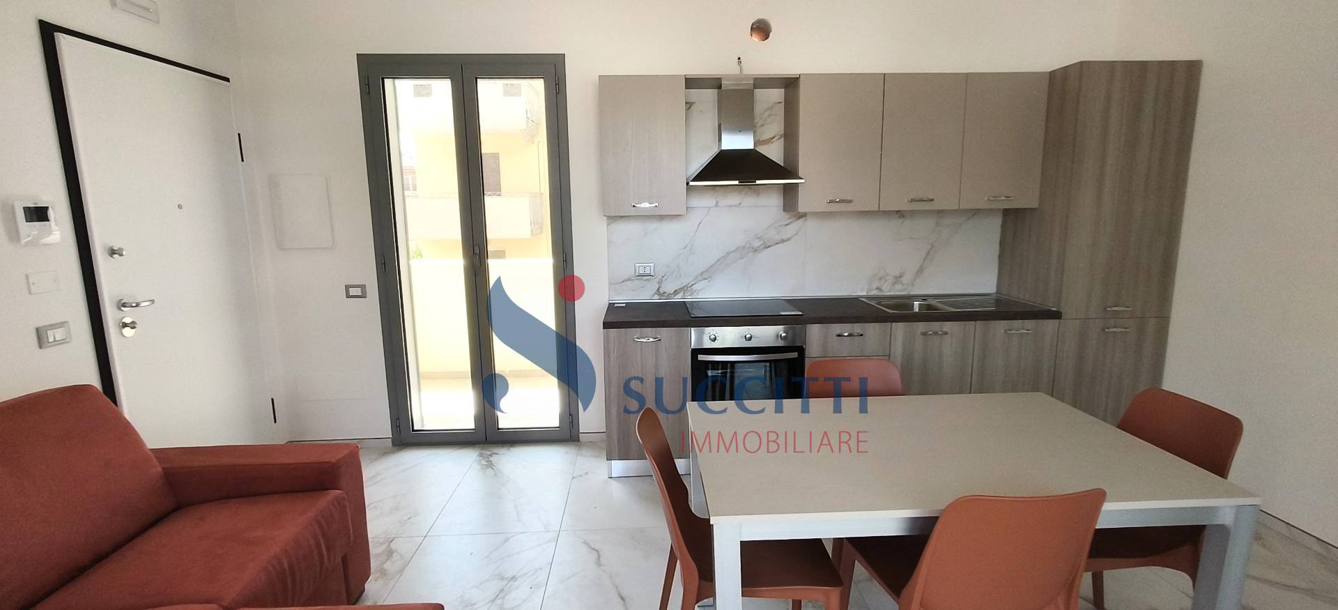 Appartamento in vendita a Alba Adriatica, Zona Mare