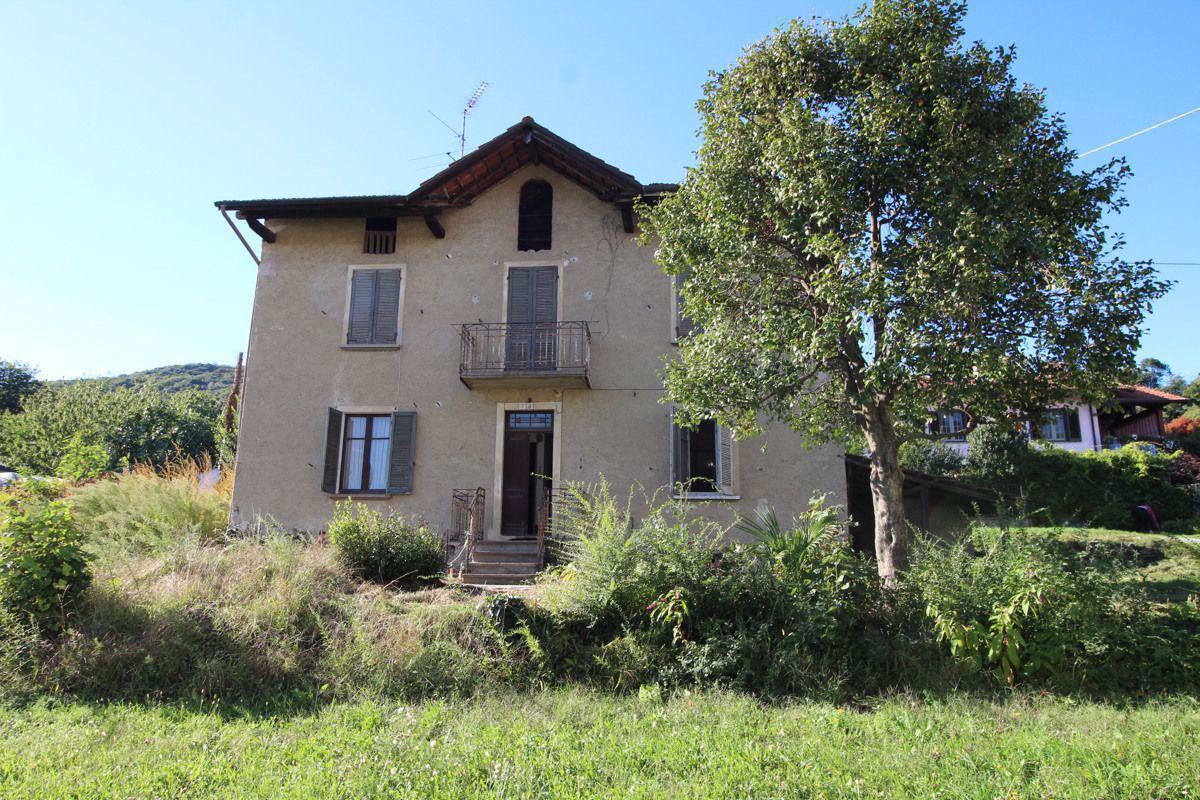 Rustico con giardino a Nebbiuno