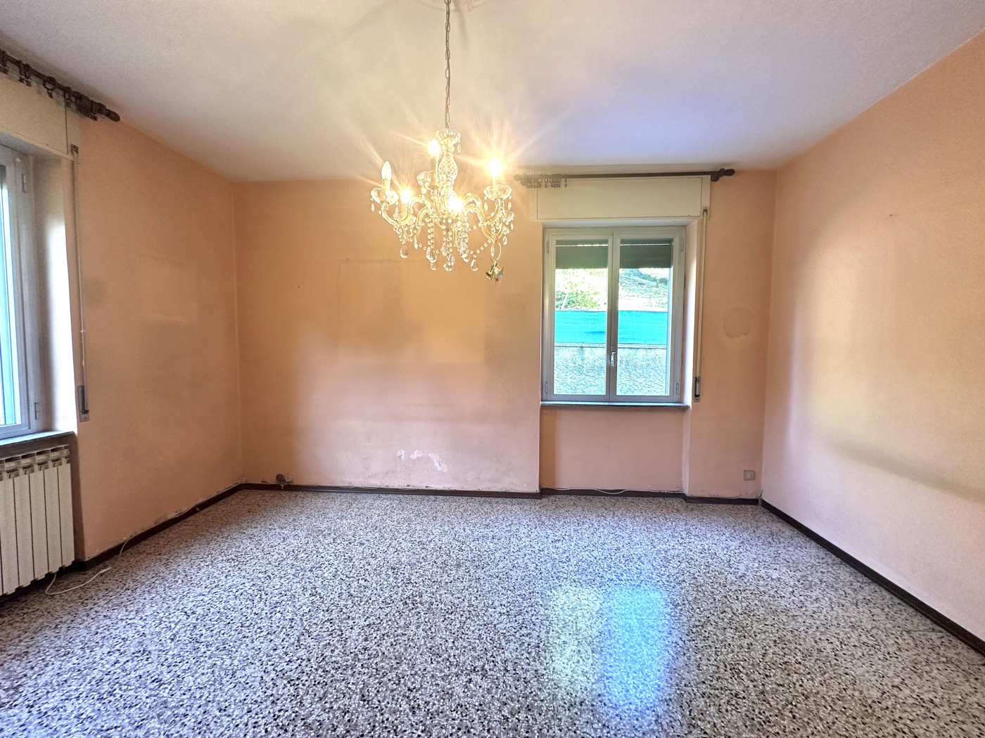 Trilocale con box a Arona