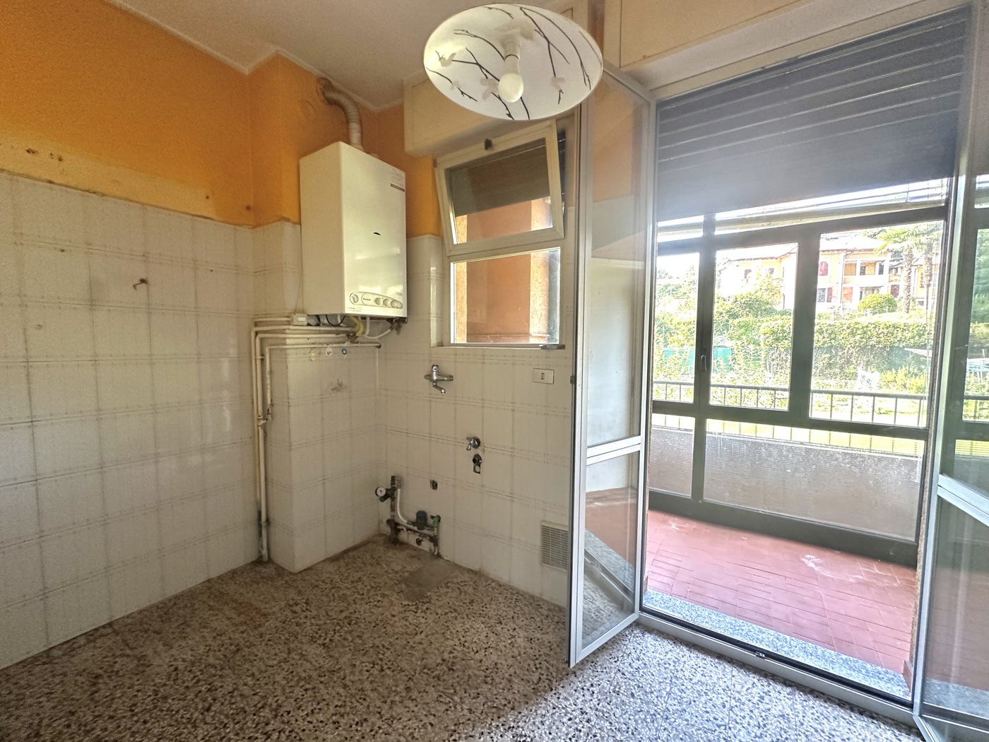 Trilocale con box a Arona