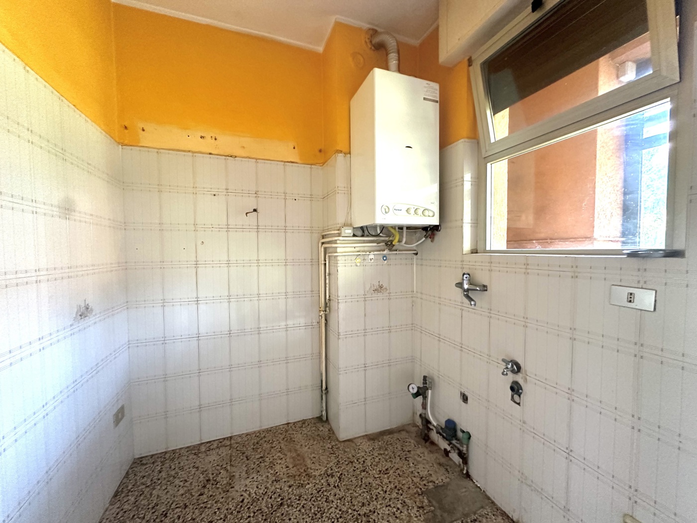 Trilocale con box a Arona