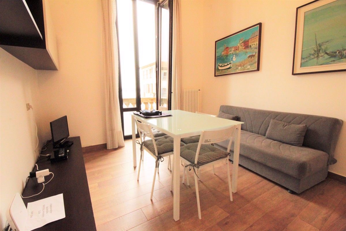 Bilocale arredato in affitto a Arona