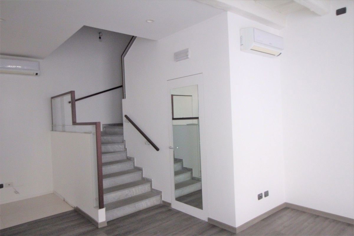 Negozio in affitto a Arona