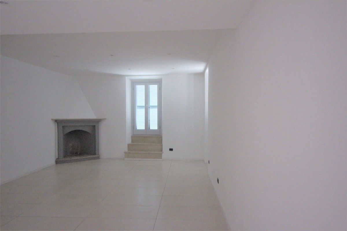 Negozio in affitto a Arona