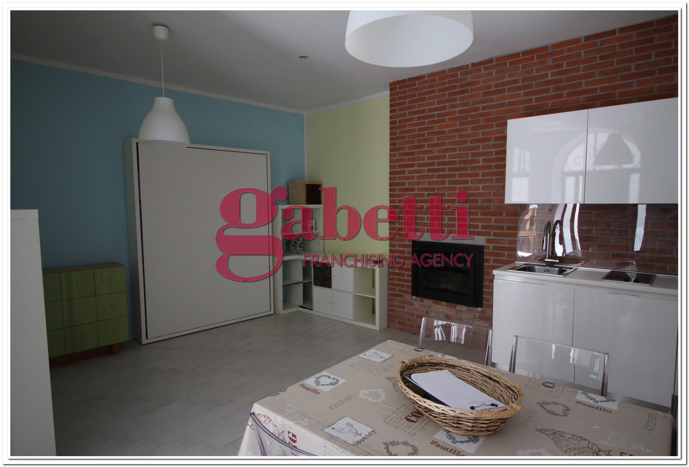 Monolocale in vendita a Nebbiuno