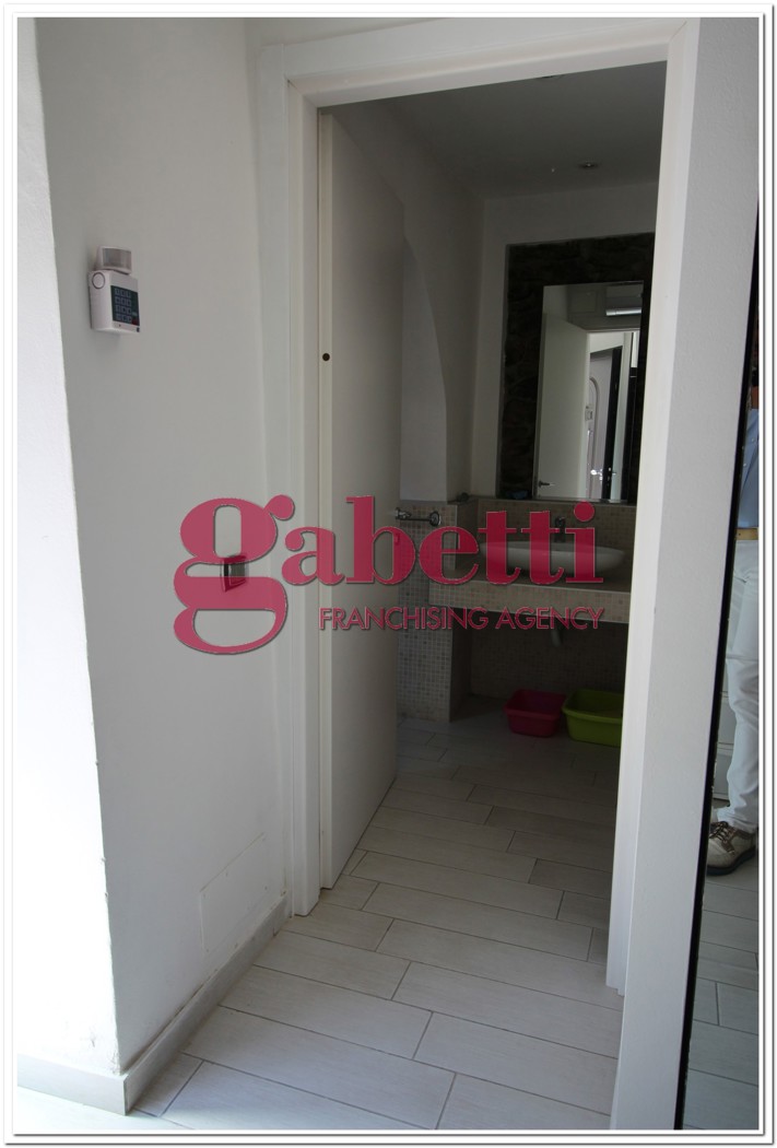 Monolocale in vendita a Nebbiuno