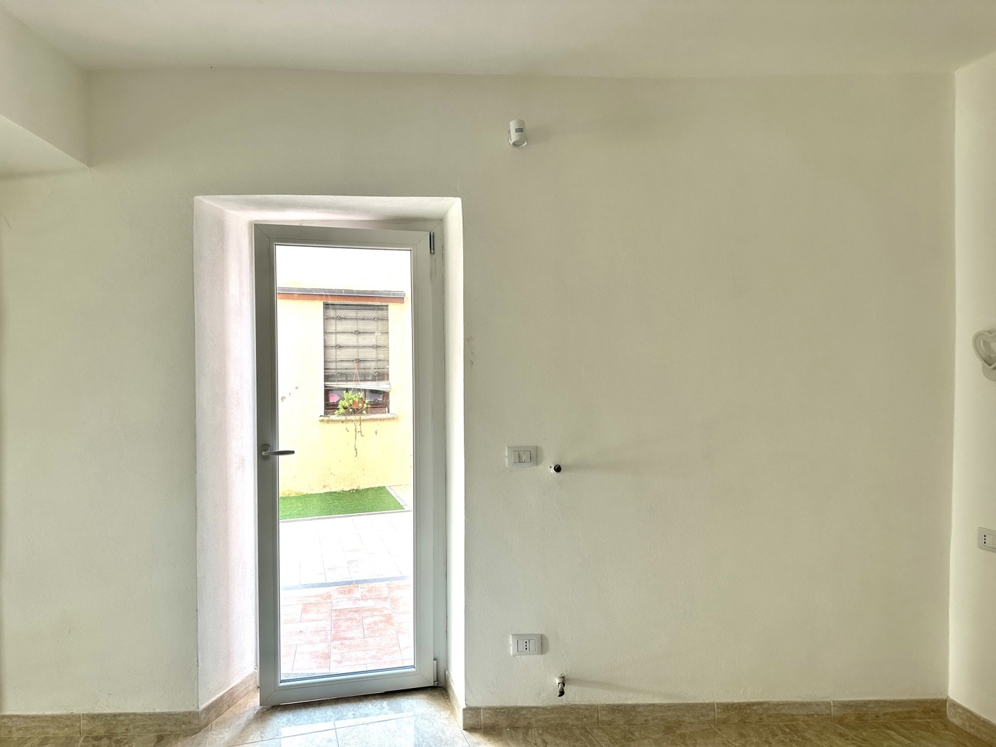 Bilocale ristrutturato a Arona