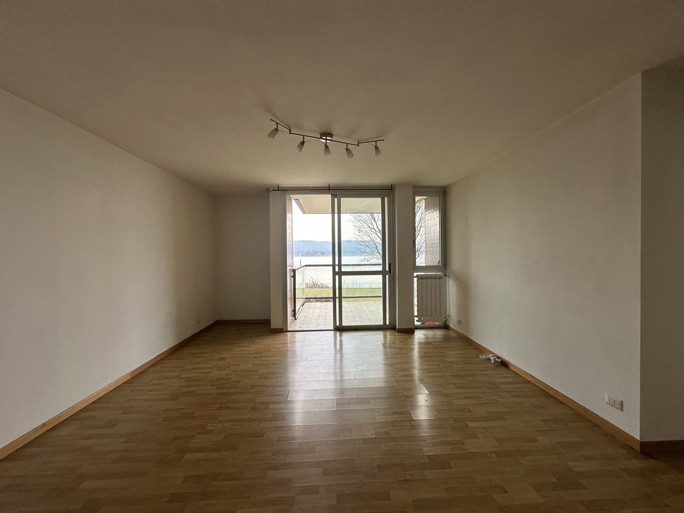 Trilocale vista lago a Dormelletto