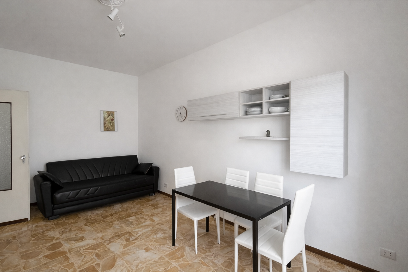 Bilocale arredato in affitto a Arona