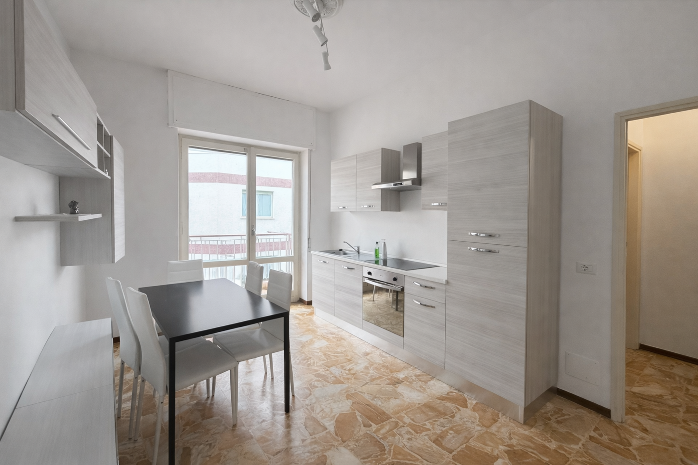 Bilocale arredato in affitto a Arona