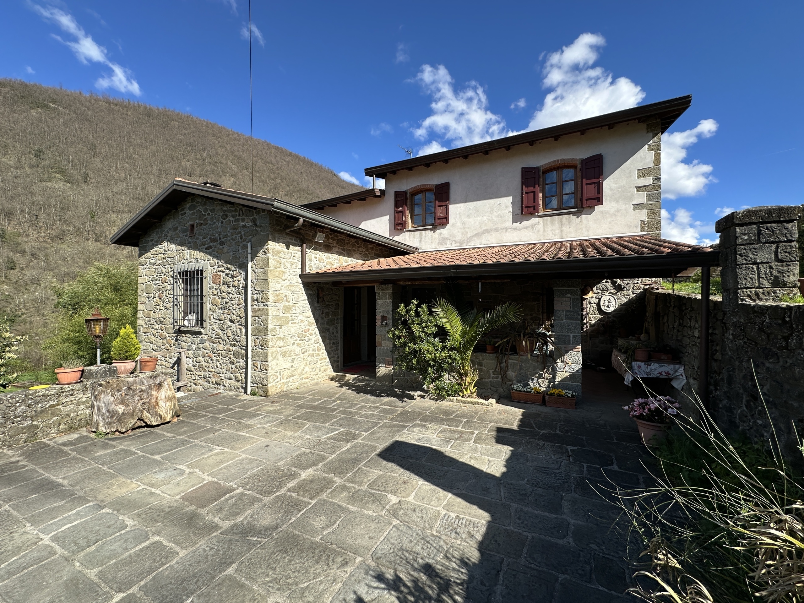 Casa indipendente con giardino, Fivizzano posara