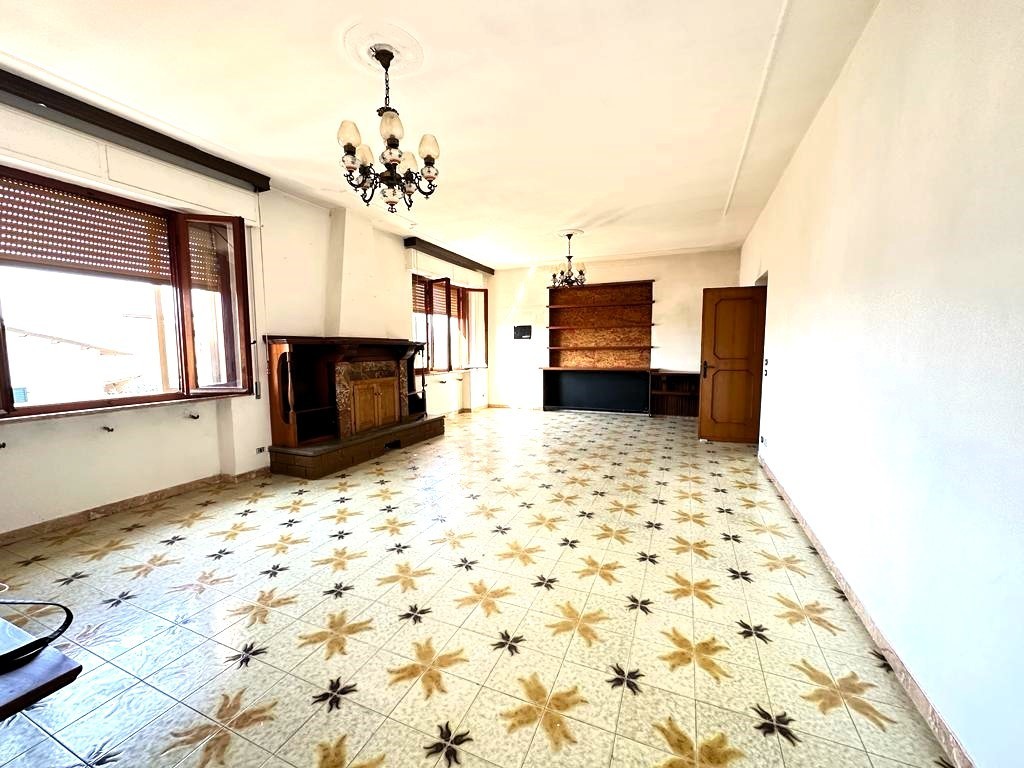 Casa indipendente con terrazzo, Castelnuovo Magra colombiera
