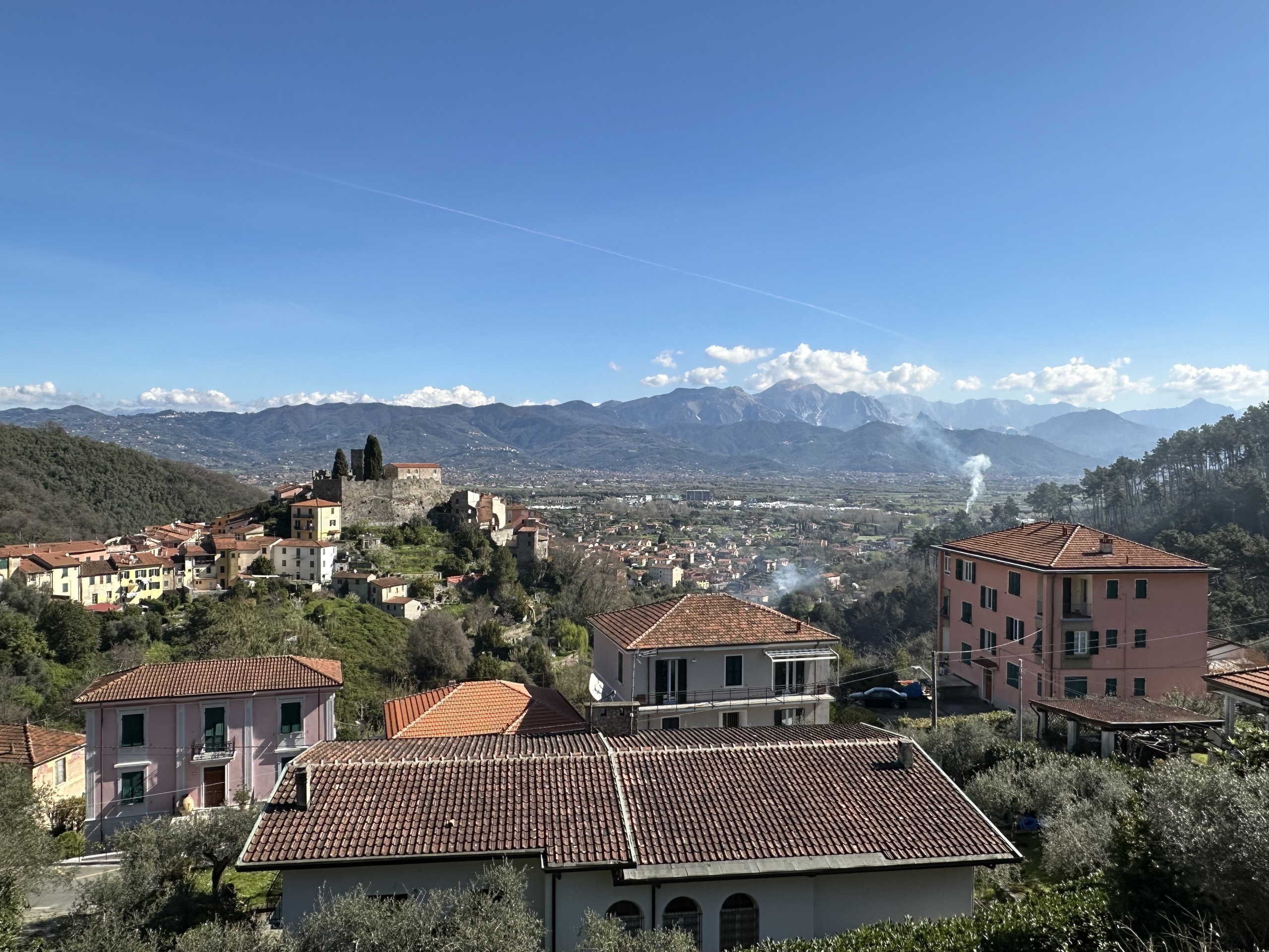 Casa indipendente con giardino a Ameglia