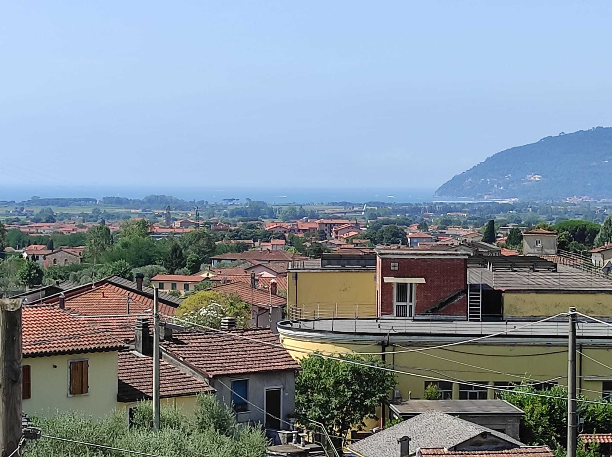Villa con giardino a Ortonovo