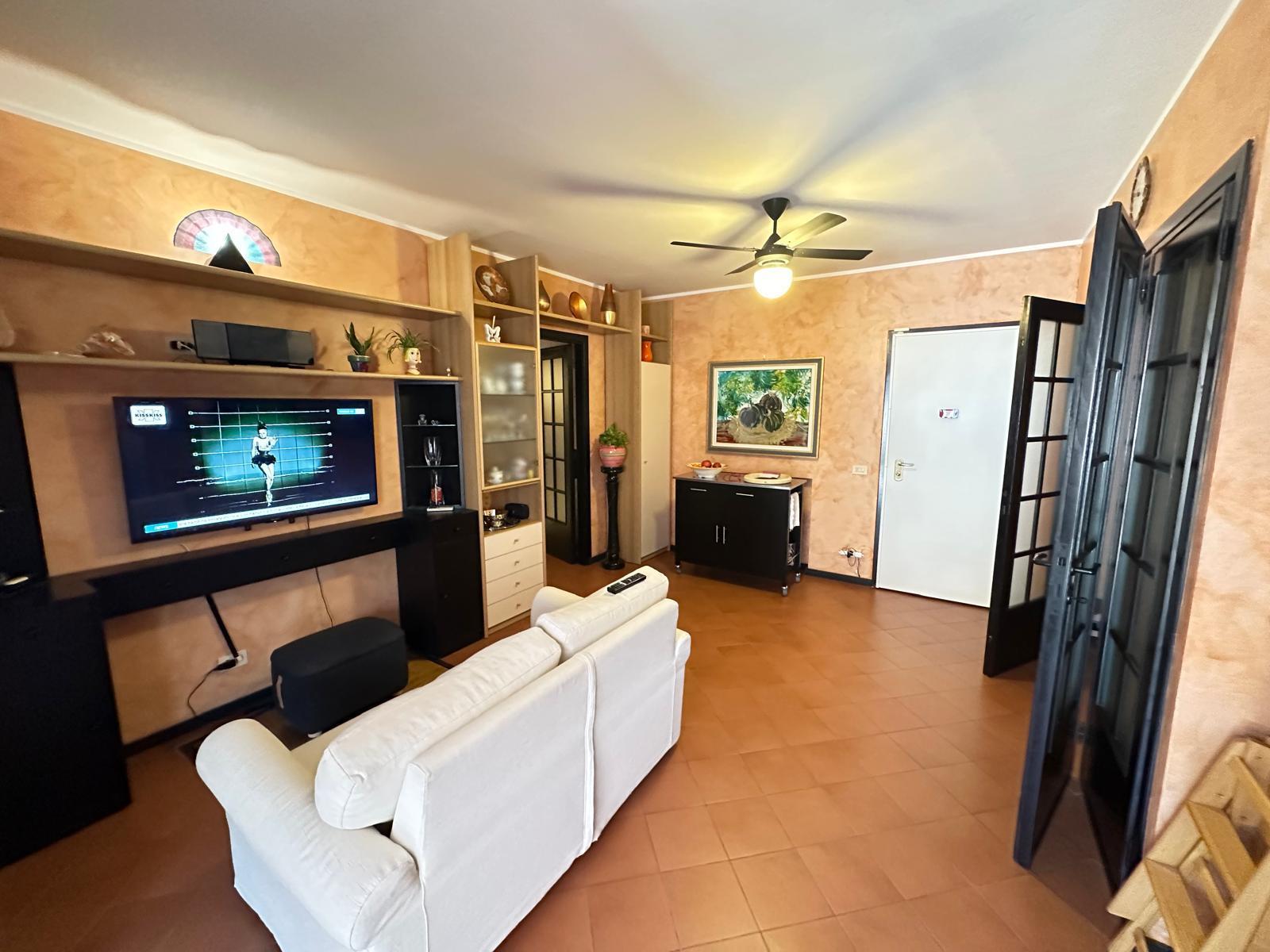 Bilocale con terrazzo a Ameglia