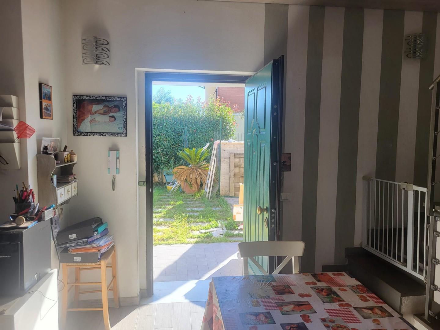 Casa indipendente con giardino, Ortonovo dogana