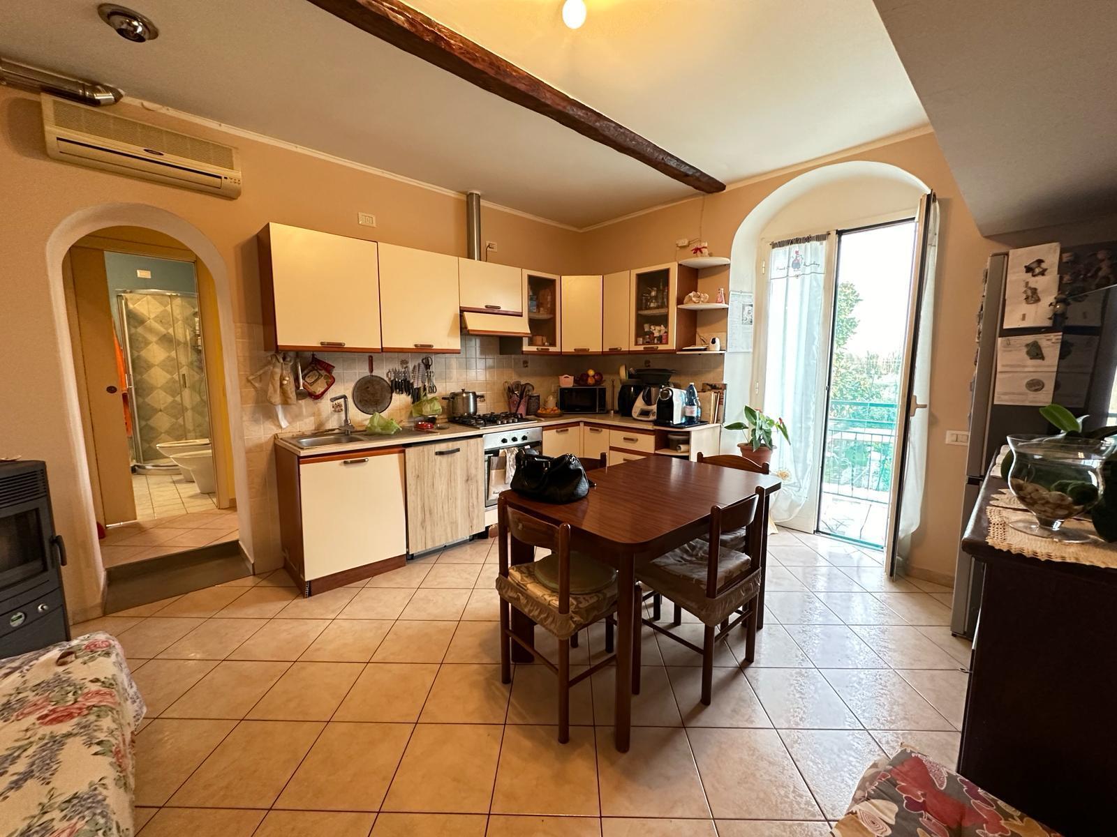 Quadrilocale da ristrutturare, Castelnuovo Magra palvotrisia