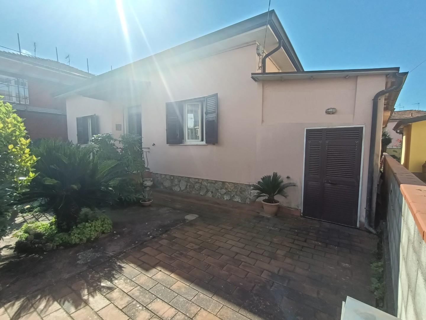 Villa con giardino, Castelnuovo Magra molicciara