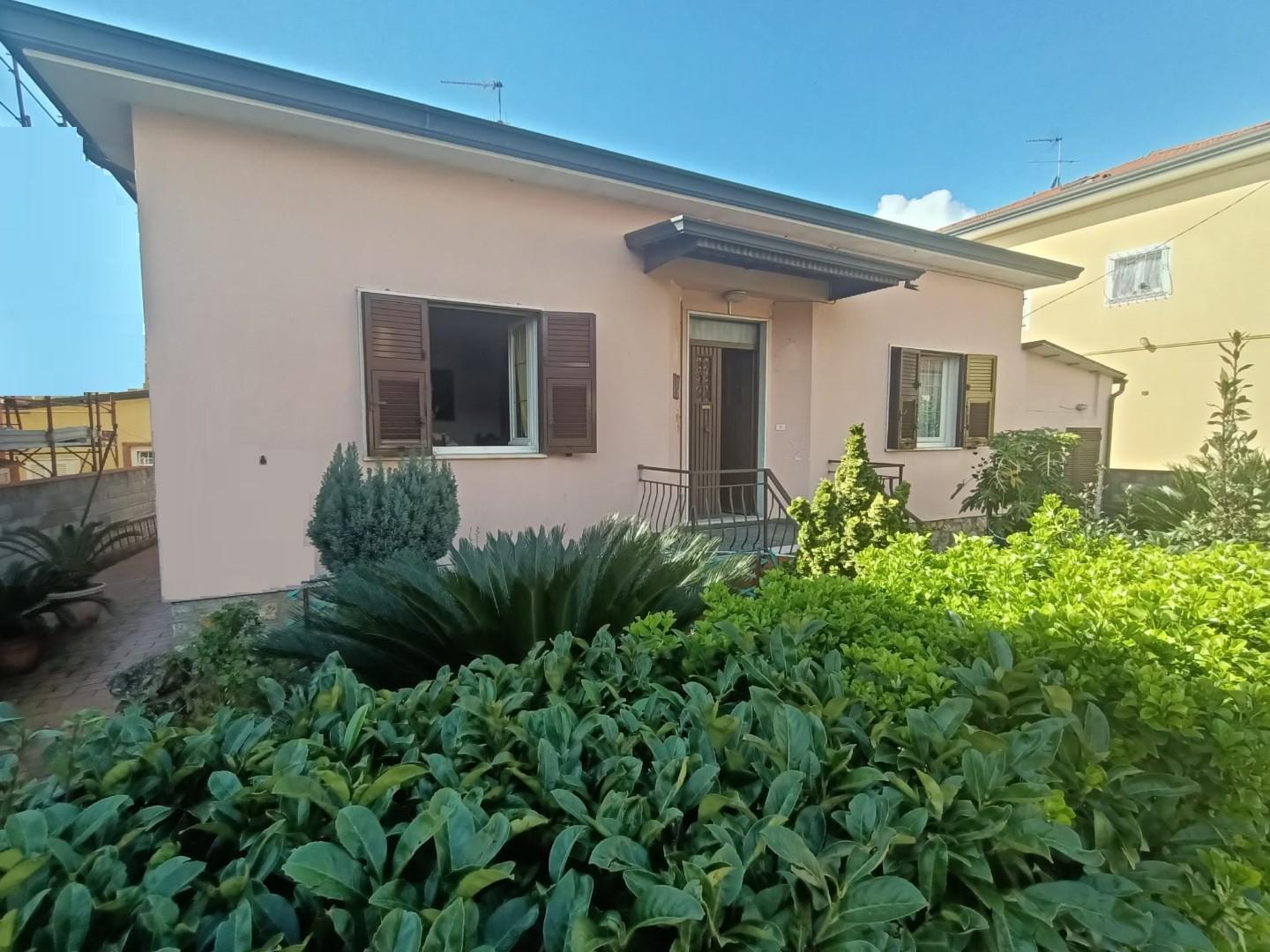 Villa con giardino, Castelnuovo Magra molicciara