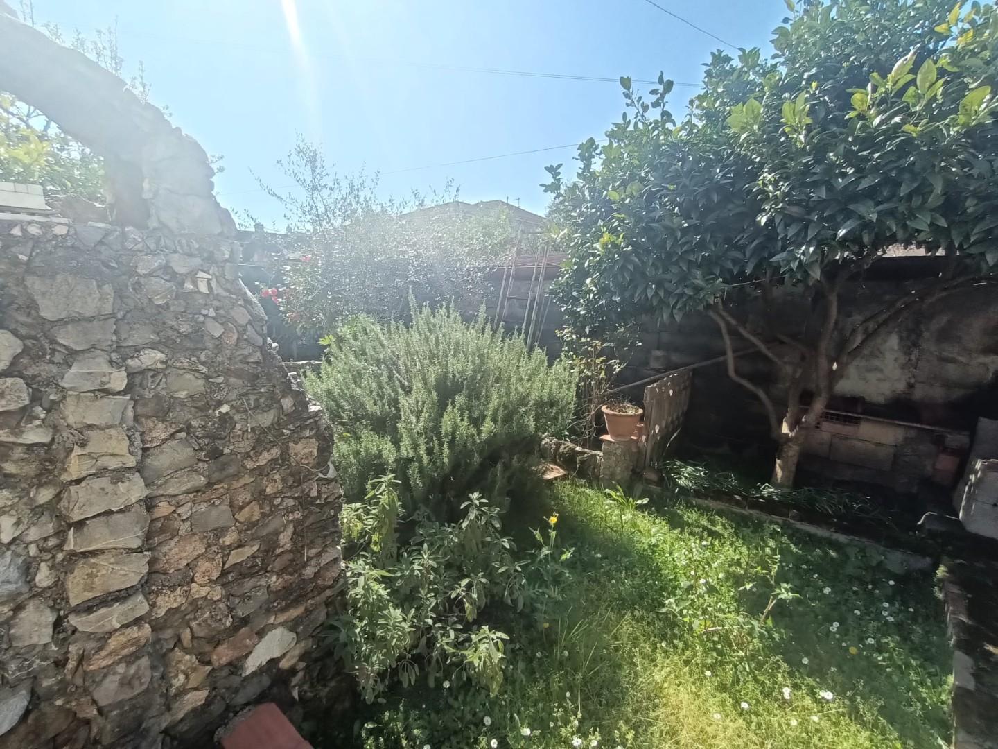 Villa con giardino, Castelnuovo Magra molicciara