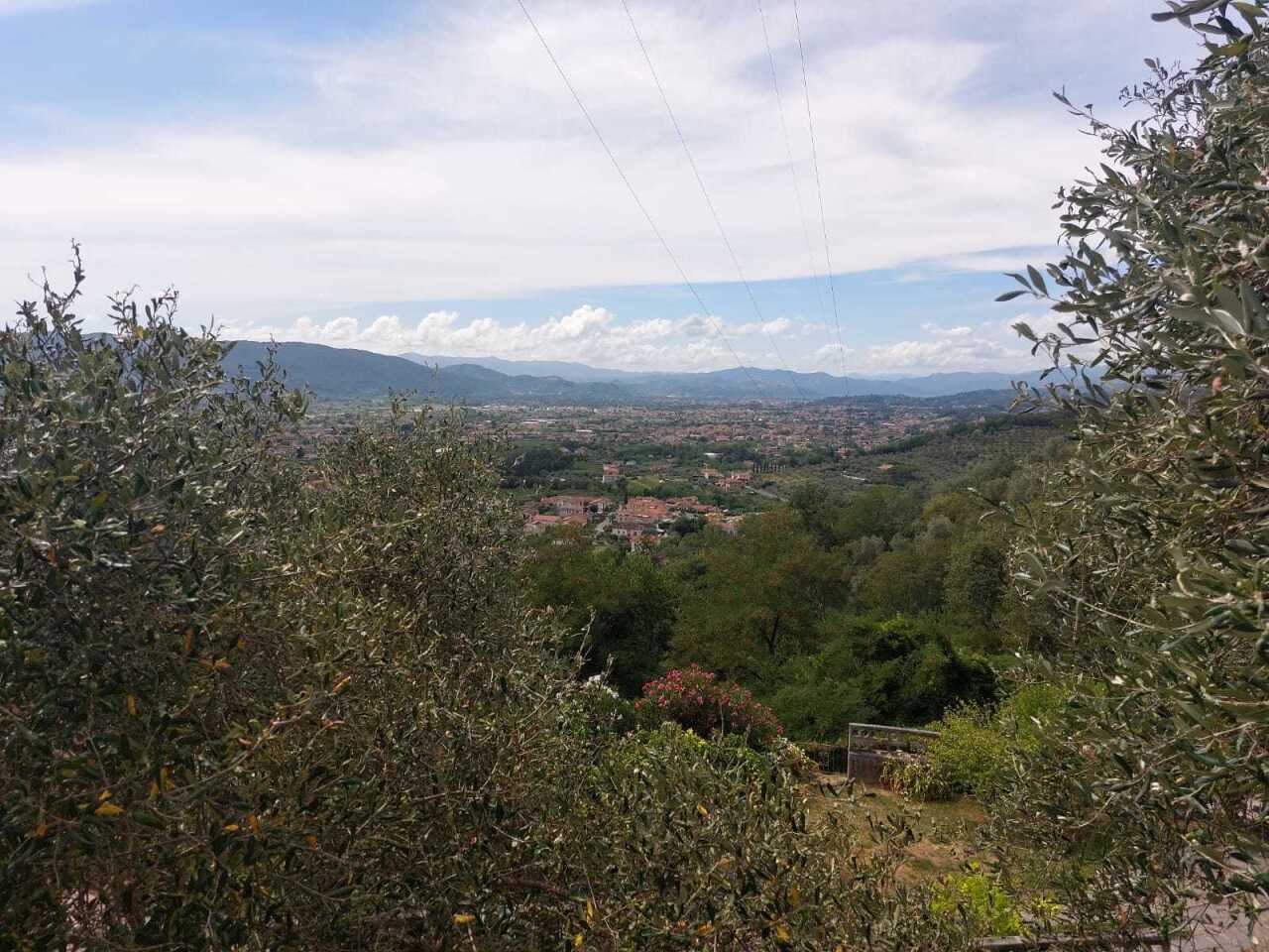 Casa indipendente con terrazzo, Ortonovo nicola