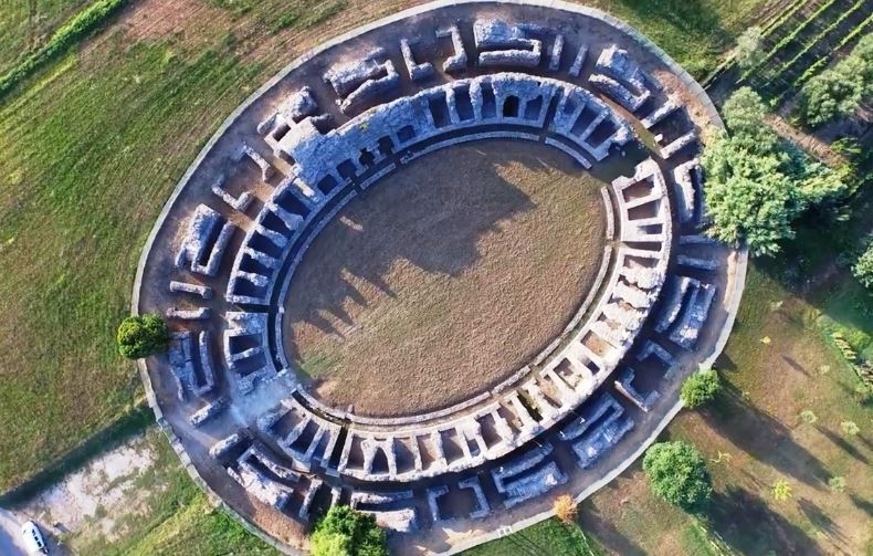 Appartamento con giardino, Ortonovo luni mare