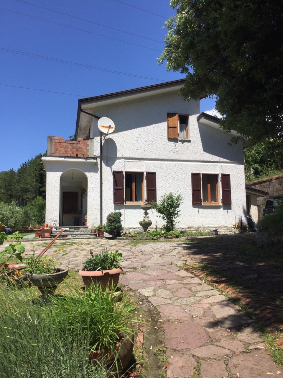 Villa con giardino a Fosdinovo
