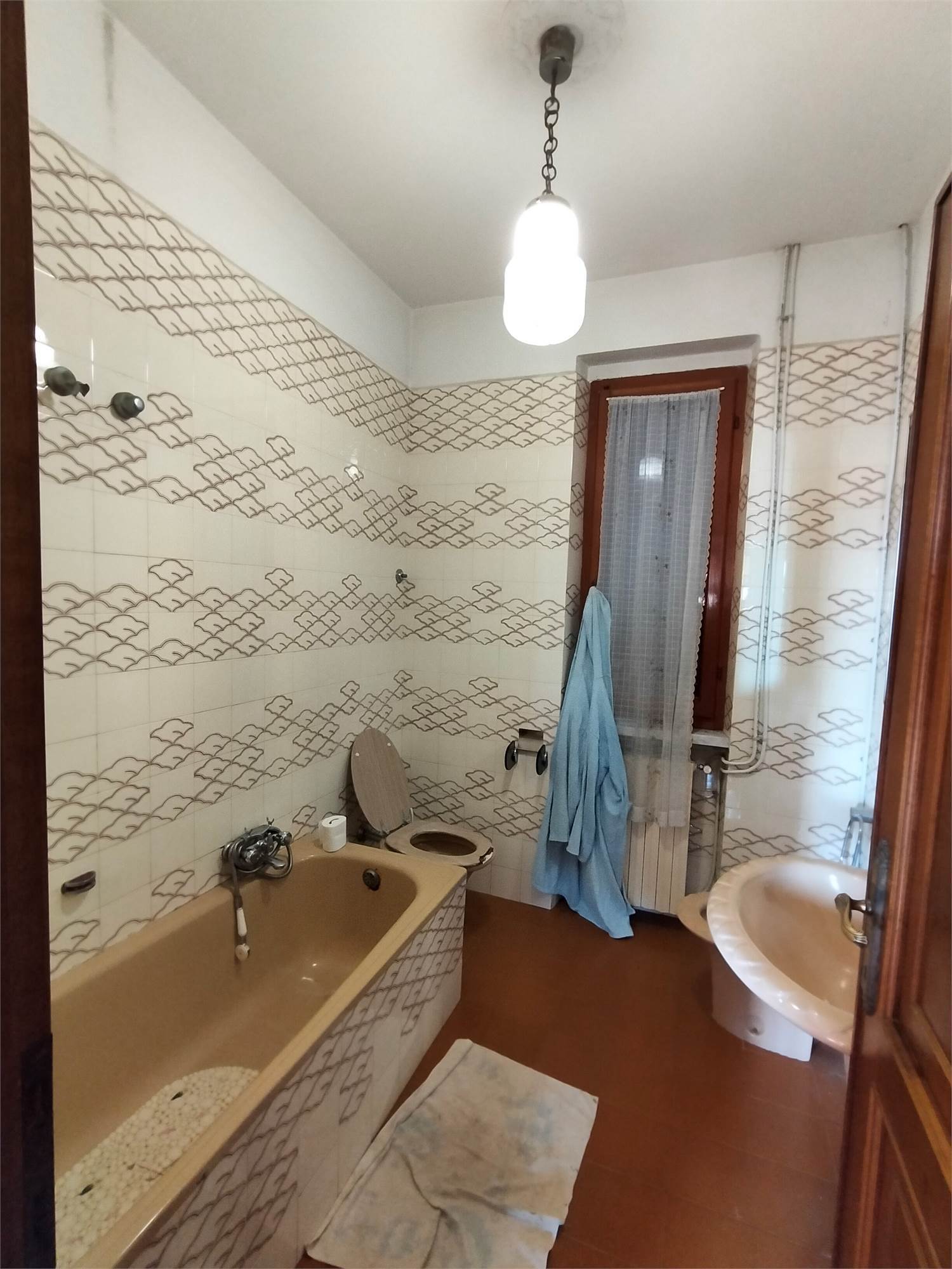 Villa con giardino a Ortonovo