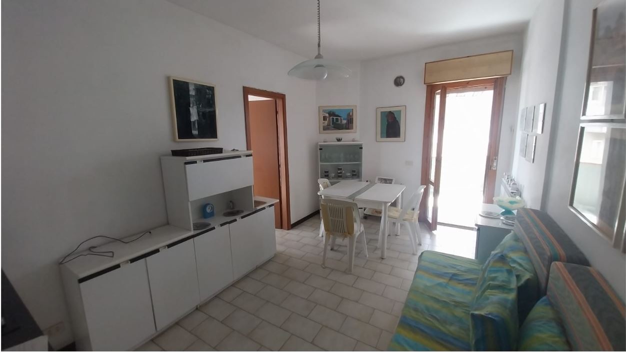 Bilocale con terrazzo, Ortonovo luni mare