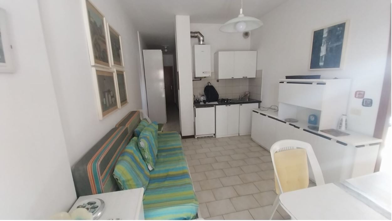 Bilocale con terrazzo, Ortonovo luni mare