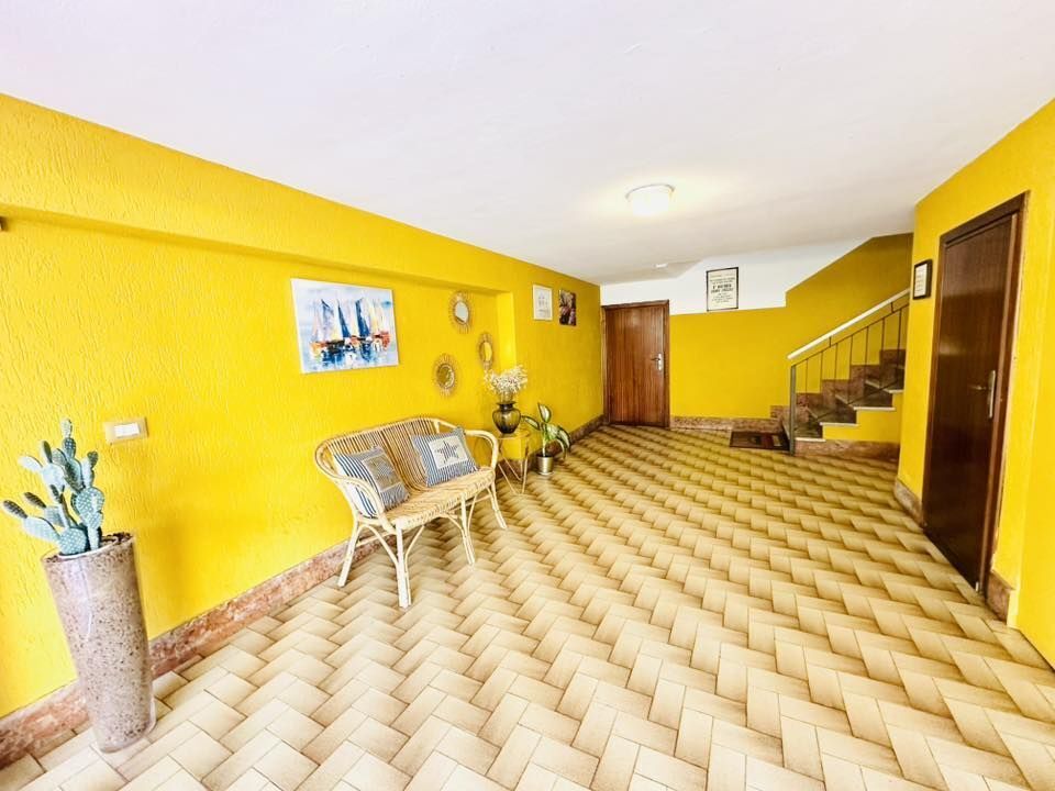 Bilocale vista mare, Sarzana marinella di