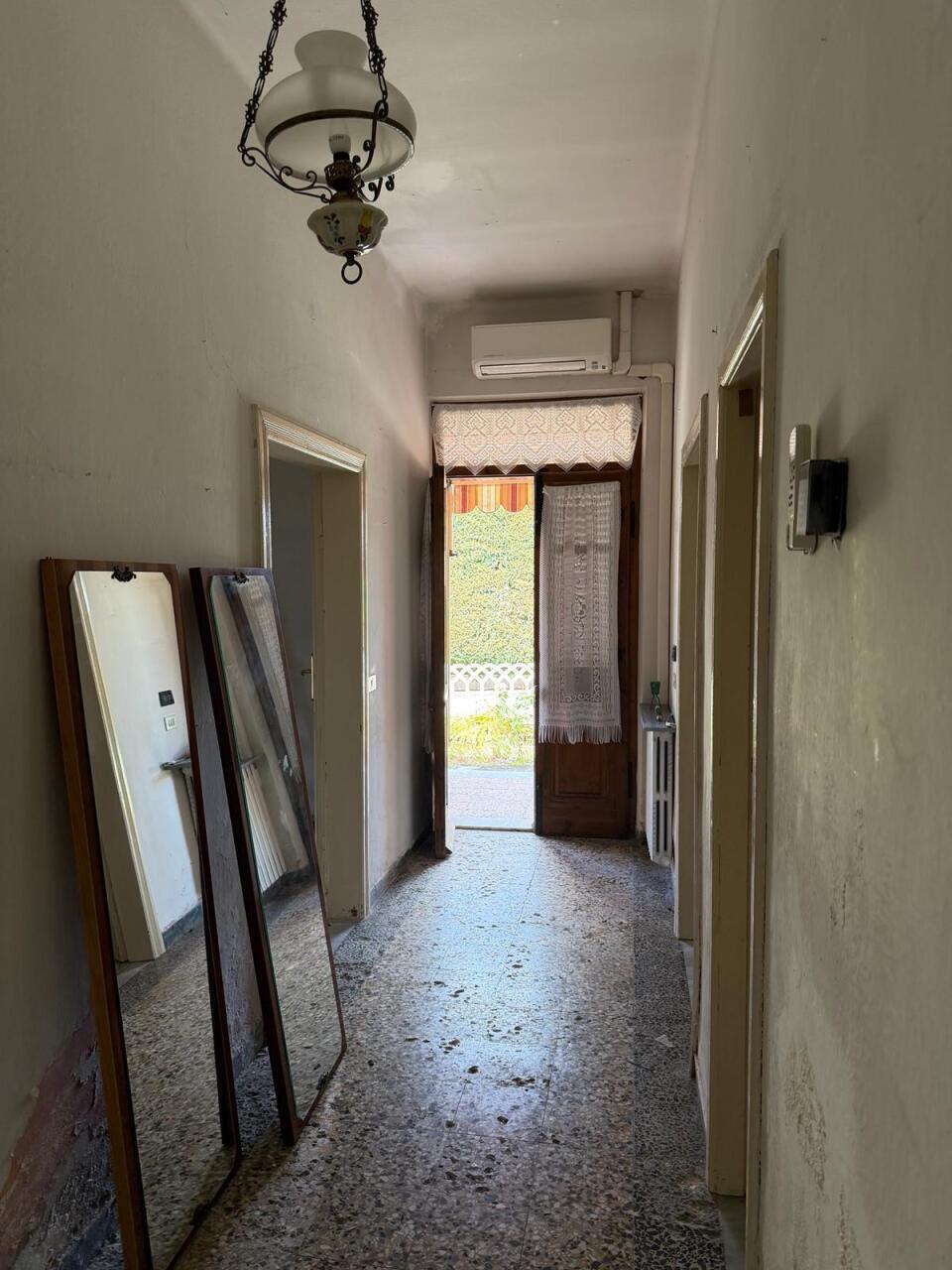 Casa indipendente con giardino a Ortonovo